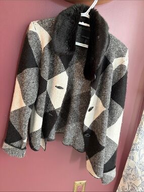 Cynthia Rowley Black & Cream Geometric Faux-Fur Collar Jacket